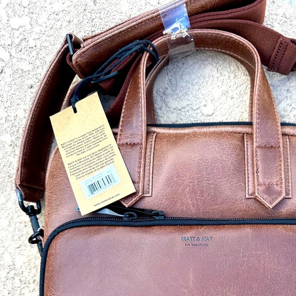 NWT Matt & Nat Motto Tech Brown Vegan Leather Laptop Bag 15" by 12" by 5" - Picture 2 of 2